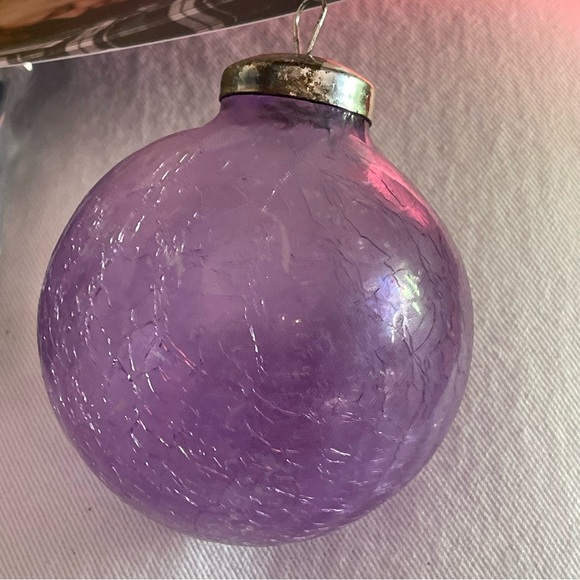 COPY - Vintage Crackled Glass Ornament - Picture 4 of 8